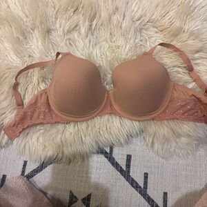 Natori Lace Accent Bra in Warm Tan